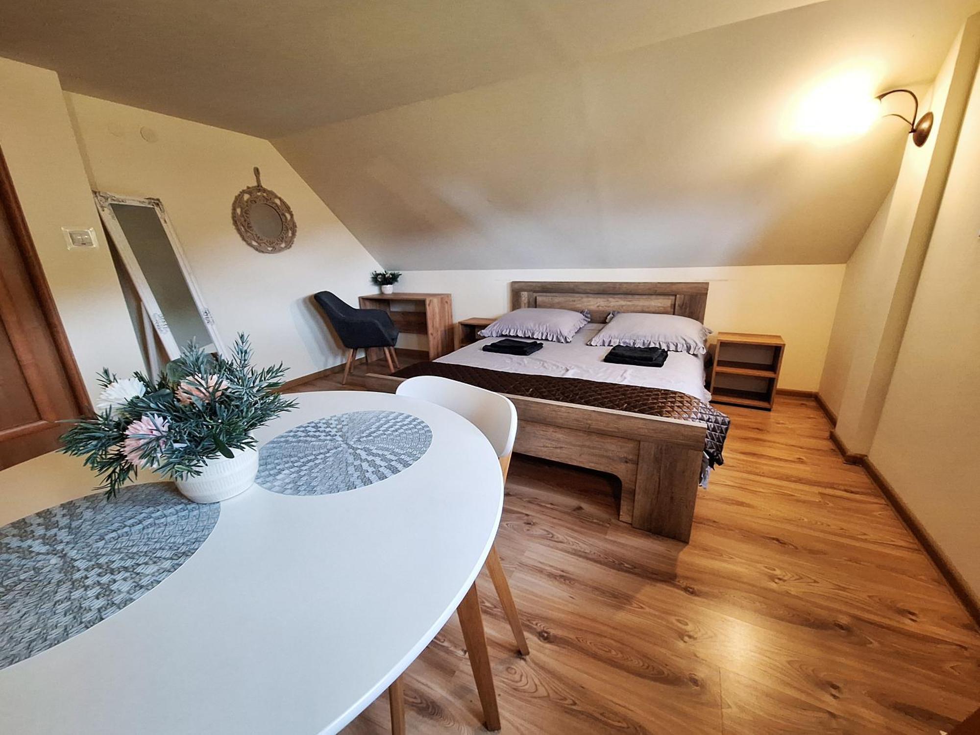 Noclegi Fregata - Pokoje Goscinne W Solinie 661-459-339 索利纳 外观 照片